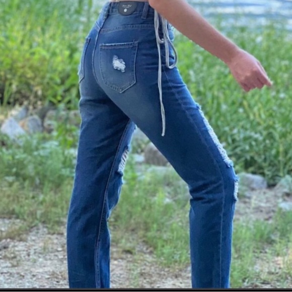 Boyfriend Style Distressed Jeans - Picture 2 of 4